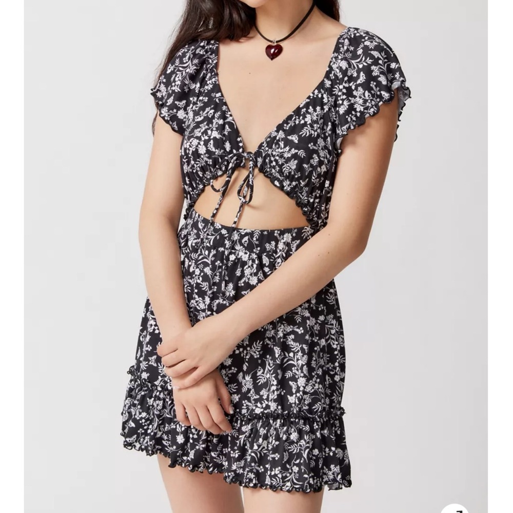 UO Rianna Floral Ruffle Mini Dress - Picture 4 of 6